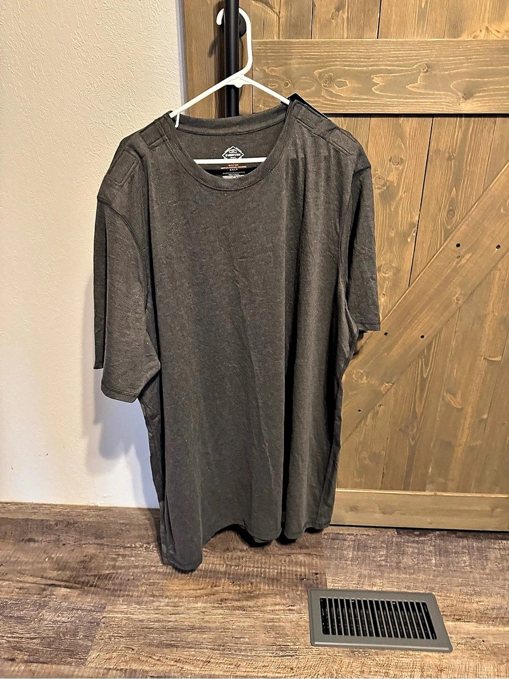 St. John's Bay Men's Gray T-Shirt 3XLT medical shirt
